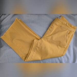 Westbound Pullon Capris Sz 10 Bright Yellow Stretch Euc
